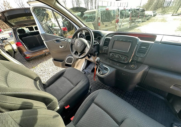 Opel Vivaro cena 74900 przebieg: 188000, rok produkcji 2017 z Koszalin małe 781